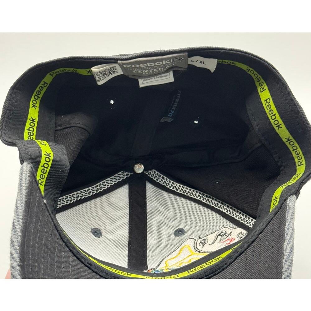 REEBOK Center Ice Sz. L/XL CHICAGO BLACKHAWKS NHL Flex‎ Fitted Black Gray - Picture 3 of 4